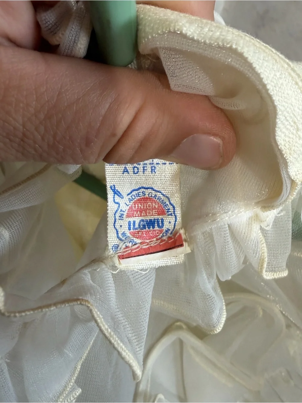 Elegant White Chiffon Women’s Dress with Ruching 1980s vintage - Picture 7 of 7